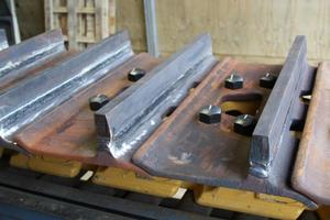 Pièces de train d'atterrissage mini <span class=keywords><strong>pelle</strong></span> bulldozer d9r sabot plaque pointes <span class=keywords><strong>marais</strong></span> l'assemblée bulldozer - Product Image 4