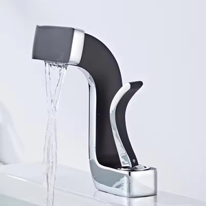 Robinet <span class=keywords><strong>de</strong></span> lavabo cascade <span class=keywords><strong>de</strong></span> luxe YF 2026, corps en laiton massif, monotrou, finitions multiples (noir brossé, or, blanc, chrome) pour salle <span class=keywords><strong>de</strong></span> bain - Product Image 4