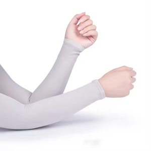 Maßgefertigte Großhandels-Sonnenschutz-Armstulpen aus Eisseide, Kühlende Ellbogen-Armstulpen - Product Image 1