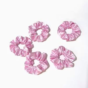 Série de design de mode : Ensemble de chouchous en satin personnalisables roses pour enfants, élastiques - Product Image 4