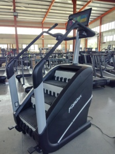 Appareil d'exercice commercial électrique pour la gym, simulateur d'escalade vertical réglable, Stepmill - Product Image 4
