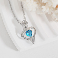 Vente en gros de colliers romantiques pour la Saint-Valentin en cuivre plaqué argent avec pendentif en forme de cœur coloré en zircon strass