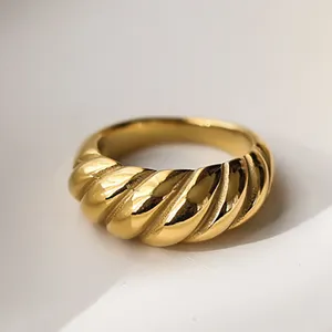Fashion Minimalist Screw Thread Gold Plated Stainless Steel Dome Rings