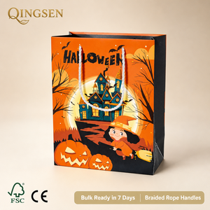 Bolsa de Regalo de Papel Negro Personalizada OEM con Estampado de Castillo Encantado, Bruja, Calabaza <span class=keywords><strong>y</strong></span> Murciélago, con Asas de Cuerda Trenzada para Fiestas de Halloween <span class=keywords><strong>y</strong></span> Tiendas - Product Image 1