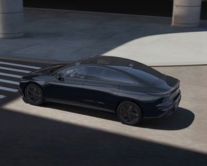 Zhiji L7 AWD RWD รถไฟฟ้าแฟนซีรถไฟฟ้า730กม. - Product Image 3