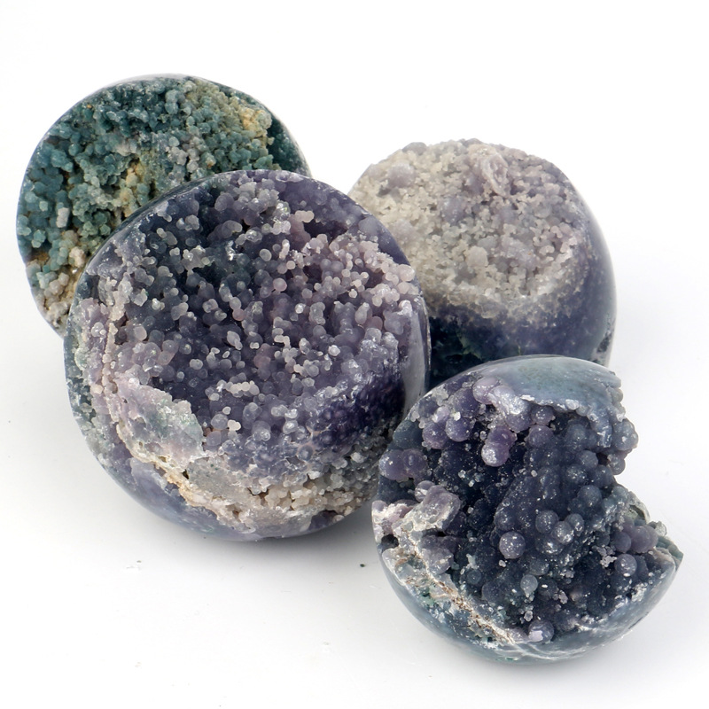 Sfera di cristallo naturale di agata d'uva