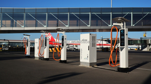 Estación de Energía Solar de 200kW para Carga de Vehículos Eléctricos con Sistema de Almacenamiento de Energía de Batería de 300kWh, Cargador CC/CC de Alta Eficiencia de 180kW - Product Image 4