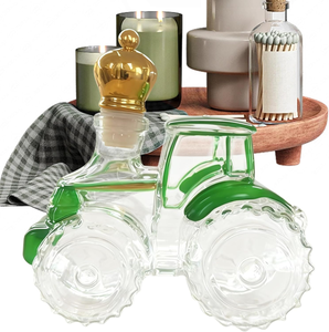 Décanteur à whisky en verre en forme de tracteur, nouveauté en gros de Chine, <span class=keywords><strong>carafe</strong></span> à <span class=keywords><strong>liqueur</strong></span> créative avec couvercle en forme de couronne pour bar et cadeau personnalisable - Product Image 4