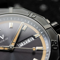 Montre-bracelet de luxe OEM de haute qualité en quartz, avec bracelet en silicone et PC, étanche, verre haute dureté, affichage sportif, mode et affaires