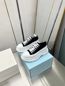 Los clásicos zapatos de plataforma retro para mujer presentan un diseño acolchado y son adecuados para la nueva tendencia de moda de 2026. - Product Image 4