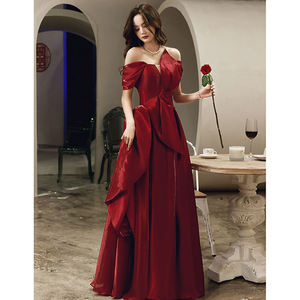 Logo personalizzato gratuito 2022 cina abito da sposa all'ingrosso abito da sposa tessuto da sera abito rosso per le donne sera Plus Size abito da ballo - Product Image 1