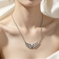 Collier Pendentif Aile d'Ange Plaqué Or Rétro, Chaîne Aile de Plume Sculptée, Collier Délicat, Bijou Tendance pour Femme, Idée Cadeau