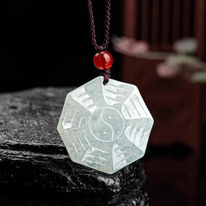 Colgante de Jadeíta Natural de Myanmar con los Cinco Elementos y los Ocho Trigramas, Estilo Chino, con Certificado de Tasación HJ56 - Product Image 1