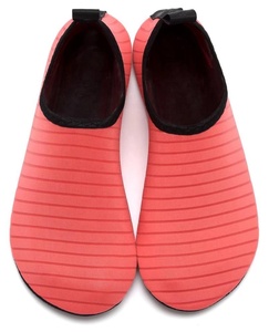 Chaussures aquatiques légères antidérapantes à séchage rapide pour sports nautiques, yoga pieds nus et plage - Product Image 5