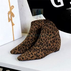 Chaussures bohèmes hippies, <span class=keywords><strong>bottes</strong></span> en cuir de vachette à motif floral fait main - Product Image 4