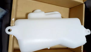 Tanque de expansión de refrigerante de piezas de automóvil Mn135072 Mn135072T para Mitsubishi <span class=keywords><strong>L200</strong></span> Triton Pajero Montero Sport <span class=keywords><strong>05</strong></span> - Product Image 3