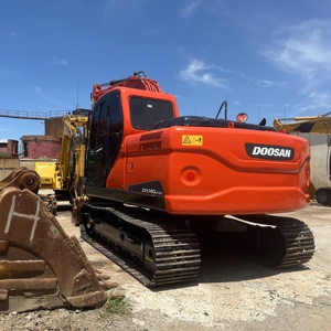 รถขุดตีนตะขาบ Doosan DX140LC-9C ขนาด 15 ตัน พร้อมบุ้งขุดสีแดง วาล์วไฮดรอลิก Kawasaki - Product Image 3