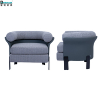Canapé simple Chesterfield de luxe en tissu capitonné, design le plus récent, pour villas et salons d'hôtels