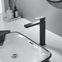 Robinet de lavabo de salle de bain monotrou moderne contemporain robinet noir mat carré haut mélangeur de vanité eau chaude froide bain d'école