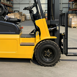 Chariot élévateur personnalisé de 3 tonnes avec fourches et fourches allongées - Product Image 4