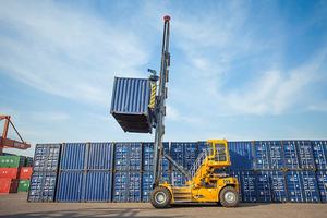 Barang baru seri 9 Ton K wadah kosong Stacker XCH907K wadah seluler mencapai Stacker Crane untuk dijual - Product Image 2