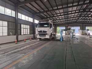 Tracteur Howo T7 d'occasion, poids lourd, tête de remorque 10 roues, camion 6x4 - Product Image 6