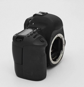 Boîtier d'appareil photo reflex numérique noir sans rayures, qualité professionnelle, capteur plein format, équipement photographique haute performance - Product Image 4