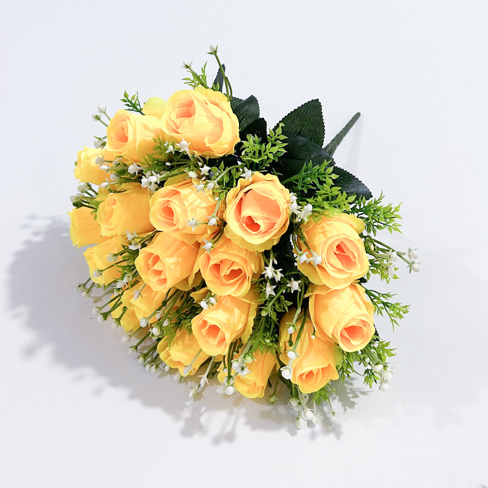 18 rosas amarillas