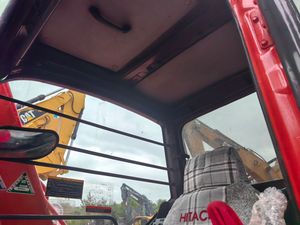 Excavadora Mini Usada Japonesa Hitachi ZX70, Excavadora Hidráulica Pequeña de 7 Toneladas con Motor Isuzu FOB Shanghái - Product Image 6