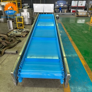 Convoyeur de déchets bovins rouge et blanc avec bande transporteuse pour l'inspection synchrone des viscères en abattoir - Product Image 2