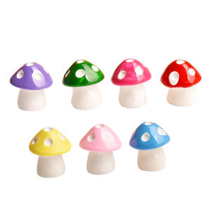 Precio al por mayor: Adornos de resina 3D con forma de setas Kawaii, cabujones de resina, decoración para jardín de hadas, dijes de comida en miniatura - Product Image 6