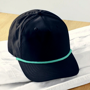 Casquette plate en gros à 5 panneaux structurée, casquette snapback respirante en polyester avec logo brodé, couvre-chef de sport ajustable - Product Image 3