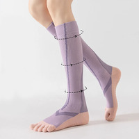 Chaussettes de yoga et de Pilates à cinq doigts antidérapantes de haute qualité pour femmes, conception OEM personnalisée, compression et adhérence