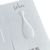 Cartes en papier en coton gaufré avec logo estampé à chaud pour emballage de parfum de luxe échantillon d'affichage cosmétique carte de visite personnalisée