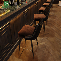 Ensemble de tabourets de bar et de chaises hautes de style rétro américain, écologiques, durables, en métal et en cuir, pour hôtels, cafés, restaurants
