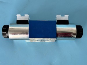 R900909559 4WE6D6X/EW230N9K4 ท่อสั้นไฮดรอลิกแบบกำหนดทิศทาง NG6 โซลินอยด์ AC230V แบบ D Spool - Product Image 2