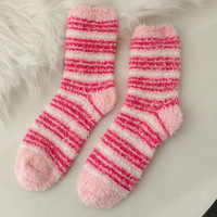 Chaussettes de sol en polaire corail pour femmes, douces et chaudes, en peluche, pour la maison, chaussettes de sommeil d'hiver, chaussettes d'intérieur