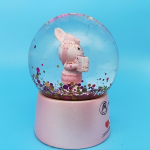 <span class=keywords><strong>Feliz</strong></span> conejo iluminación 65mm de vidrio personalizado bola de nieve - Product Image 4
