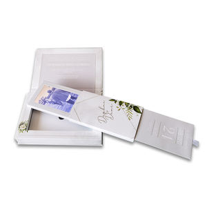 <span class=keywords><strong>4</strong></span>.3 pouces, dépliant vidéo avec boîte-cadeau, tampon chaud en or et carte vidéo LCD revêtue UV et courrier vidéo. - Product Image 2
