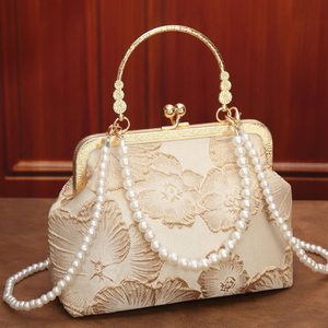 Nouveau sac à main de style chinois Guofeng inspiré du Qipao, élégant, raffiné, avec fermeture à fermoir, poignée en perles, sac fourre-tout - Product Image 3