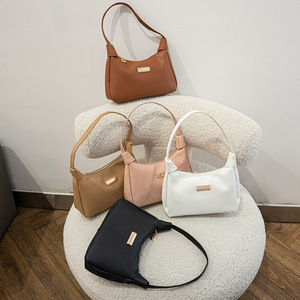 <span class=keywords><strong>Sac</strong></span> à bandoulière pour femme en <span class=keywords><strong>cuir</strong></span> PU à fermeture éclair, <span class=keywords><strong>sac</strong></span> fourre-tout à sangle unique, idéal pour le quotidien et les voyages – Prix de gros abordable - Product Image 1