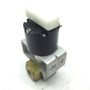 Válvula de Cuarto de Vuelta de Latón B-4P6T4-D de 14'' FNPT con Actuador Rotatorio - Product Image 6
