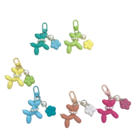 En gros, Breloques et accessoires de porte-clés en résine 3D, motifs dessin animé, jouets mignons style anime, chien ballon, légers et tendance, pour sacs de filles et femmes