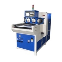 Machine de soudage et de gaufrage à haute fréquence Jingyi de <span class=keywords><strong>grande</strong></span> puissance 12kw pour chaussures supérieure et semelle intérieure - Product Image 2