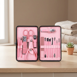 Kit de manicura de acero inoxidable rosa con cortaúñas y herramientas en estuche portátil para adultos, set de manicura profesional - Product Image 2