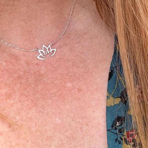 สร้อยคอรูปทรงเรขาคณิตลายดอกไม้แมนดาลา ชุบ PVD สแตนเลส เครื่องประดับแฟชั่น รูปทรงโยคะ ดอกบัว จักระ สร้อยคอสำหรับผู้หญิง ของขวัญ - Product Image 4