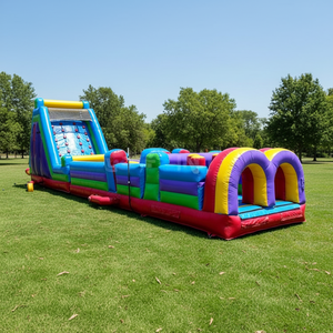 Structure gonflable commerciale d'extérieur en PVC avec parcours d'obstacles et zone de saut - Product Image 1