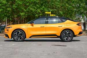 Ford Mondeo E-Hybrid Sport Edition ST-Line 2025 Recomendado: 2.0T 288hp L4 Híbrido Eléctrico, 5 Plazas, Hatchback Mediano - Product Image 3