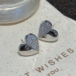 ต่างหูรูปหัวใจเงินแท้ S925 พร้อมลวดลายระฆังสไตล์วินเทจและฝังเพทาย ดีไซน์เรียบง่ายทันสมัย - Product Image 5