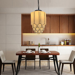 Lampe suspendue en verre artistique ronde E27 220V LED à bordure noire pour cafés, bars, restaurants, hôtels - Product Image 3